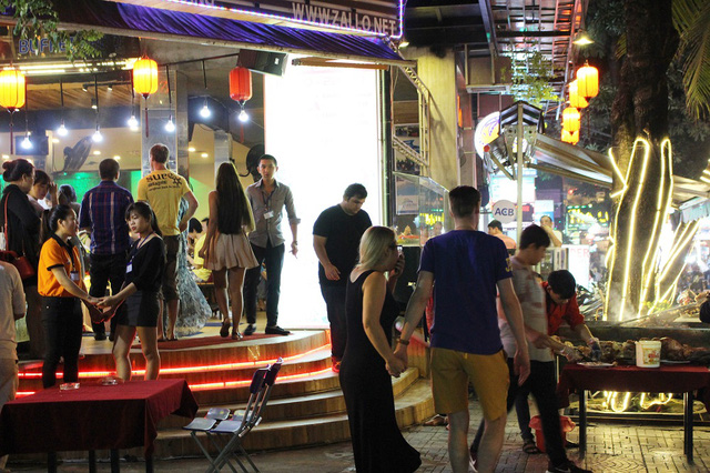 khu phố Tây ở Nha Trang