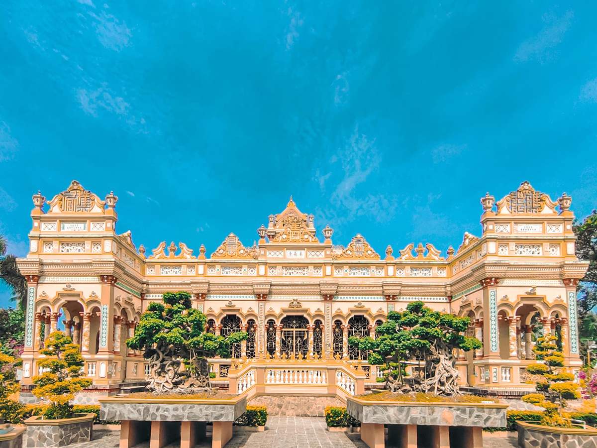 Chùa Vĩnh Tràng nổi tiếng ở miền Tây