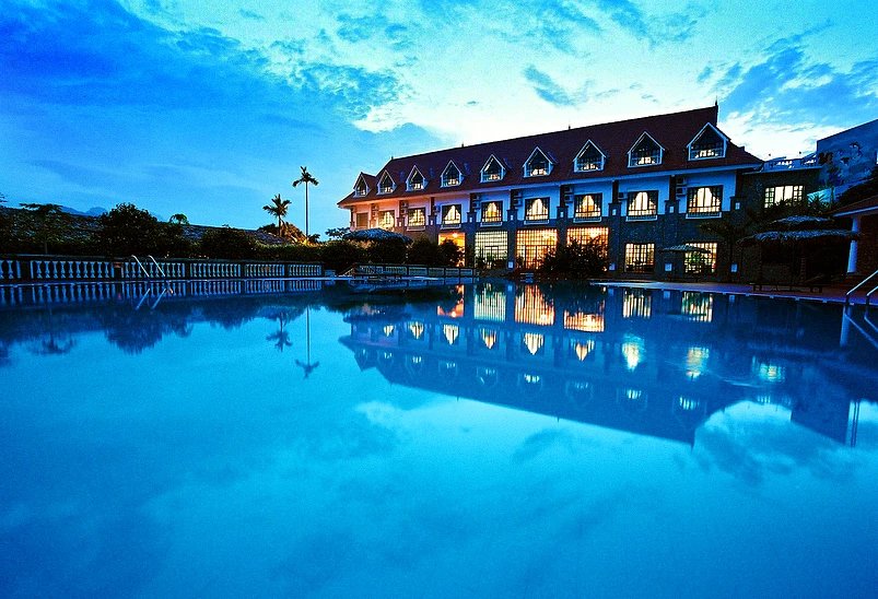 Vresort Hòa Bình - Tắm khoáng nóng hòa mình vào thiên nhiên