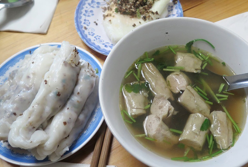 Bánh cuốn phố cổ Đồng Văn