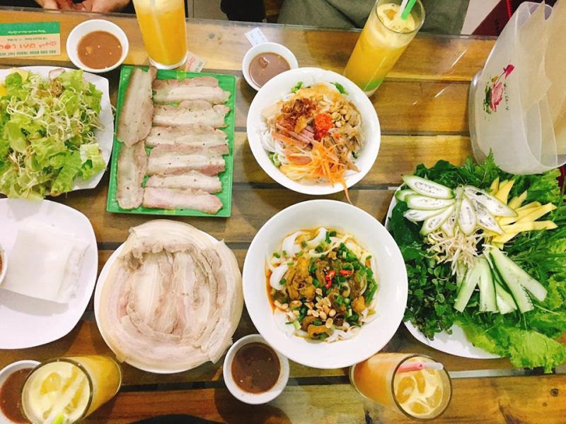 Bánh tráng cuốn thịt heo hai đầu da (Đà Nẵng) Bánh tráng cuốn thịt heo hai đầu da (Đà Nẵng)